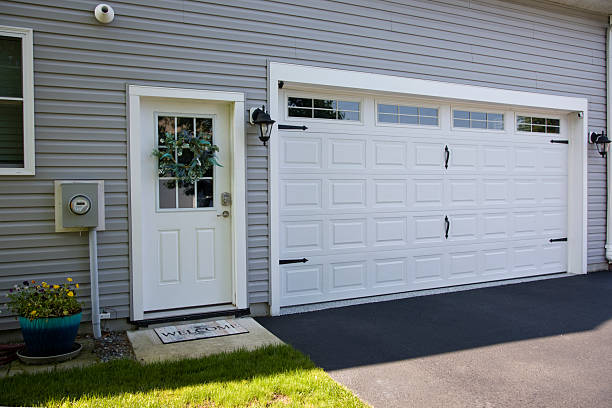 24/7 Emergency Garage Door Panel Replacement experts in Fort Belvoir, VA